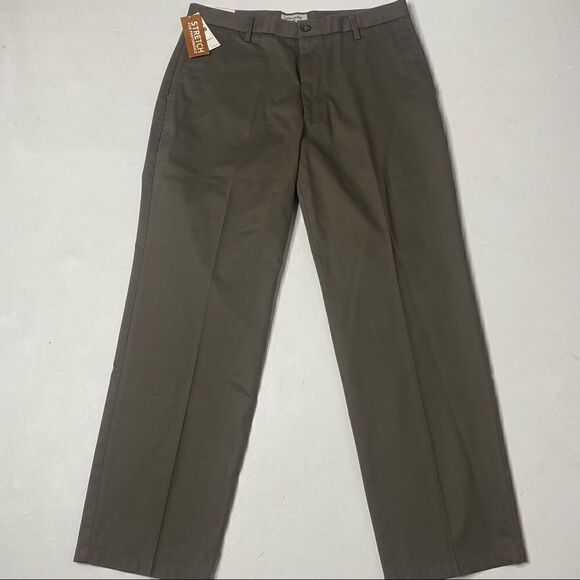 Dockers | NWT Signature Khaki Classic Fit Dress Pants - Picture 1 of 8